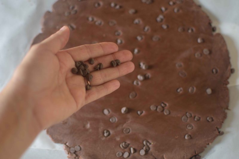 sprinkle chocolate chips